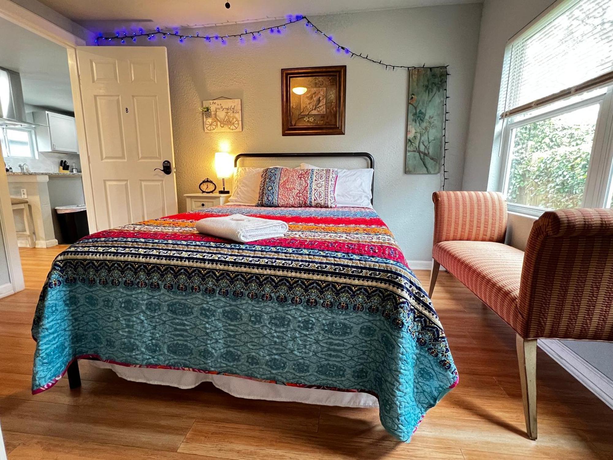 Boho Bliss- Cozy Private Room 2 Miles From Alamodome! Сан-Антоніо Екстер'єр фото